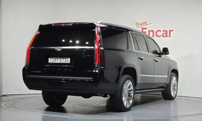 Cadillac Escalade 2017, 70819 км, за 22752.38 USD