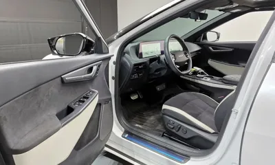 Kia EV6 2023, 58126 км, за 23785.92 USD - фото 11