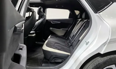 Kia EV6 2023, 58126 км, за 23785.92 USD - фото 12