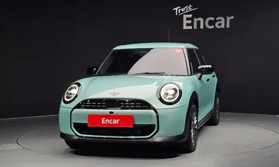 MINI Cooper 2025, 2177 км, за 22465.32 USD