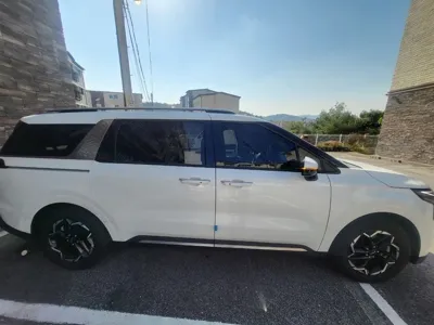 Kia Canival 2025, 9000 км, за 16241.42 USD