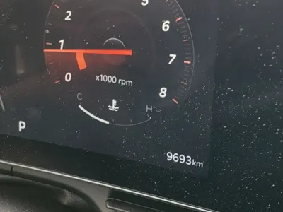 Kia Canival 2025, 9000 км, за 16241.42 USD
