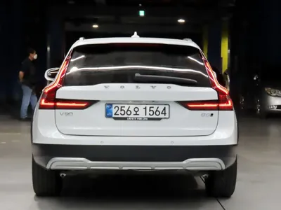 Volvo V90 2025, 7142 км, за 41354.86 USD