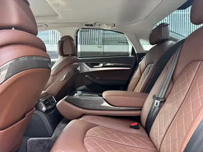 Audi S8 2014, 70000 км, за 49801.78 USD