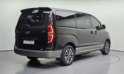 Hyundai Starex 2019, 81242 км, за 15798.53 USD