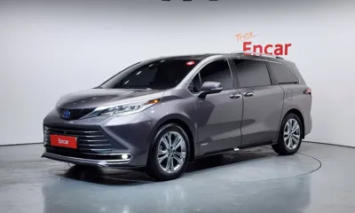 Toyota Sienna · 2021 год