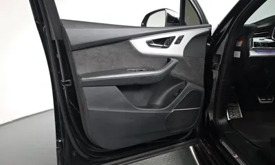 Audi Q7 2022, 70883 км, за 40007.84 USD - фото 24