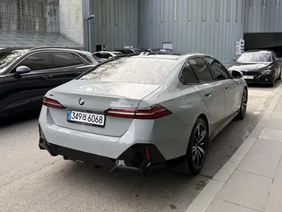 BMW 5-Series 2025, 2501 км, за 33776.11 USD