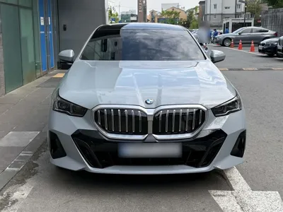 BMW 5-Series 2025, 2501 км, за 33776.11 USD