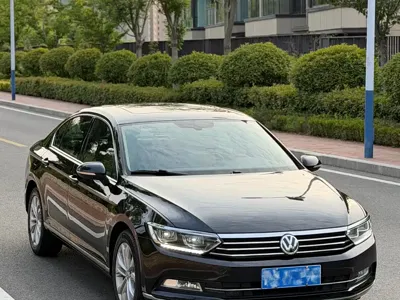 Volkswagen Magotan 2017, 90000 км, за 8357.7 USD