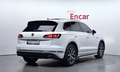 Volkswagen Touareg 2020, 96940 км, за 26191.41 USD