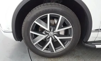 Volkswagen Touareg 2020, 96940 км, за 26191.41 USD