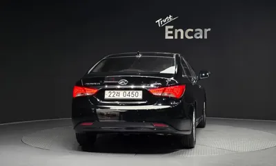 Hyundai Sonata 2014, 115402 км, за 2619.14 USD