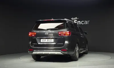 Kia Canival 2019, 74842 км, за 12307.09 USD