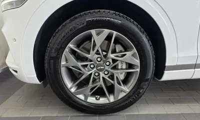 Genesis GV70 2023, 76825 км, за 24418.82 USD