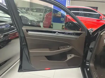 Volkswagen Phideon 2022, 73600 км, за 19743.41 USD - фото 7