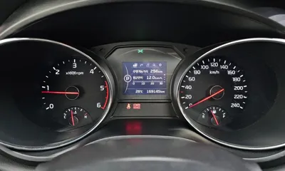 Kia Canival 2016, 169145 км, за 5448.34 USD - фото 8