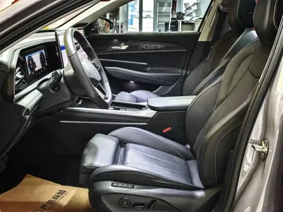 Volkswagen Passat 2024, 6700 км, за 22041.95 USD - фото 7