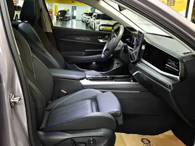 Volkswagen Passat 2024, 6700 км, за 22041.95 USD - фото 8