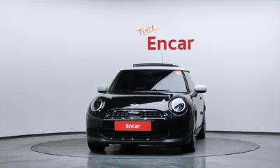 MINI Cooper 2025, 8123 км, за 20161.3 USD