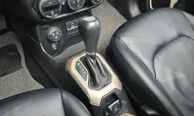 Jeep Renegade 2016, 114338 км, за 5846.03 USD - фото 9