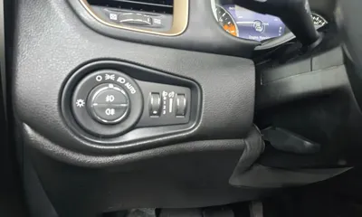 Jeep Renegade 2016, 114338 км, за 5846.03 USD - фото 16