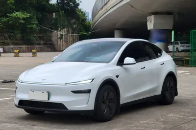 Tesla Model Y · 2026 год