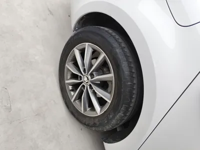 Skoda Octavia 2022, 70600 км, за 11113 USD - фото 10