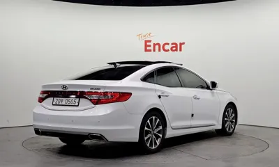 Hyundai Grandeur 2017, 125488 км, за 5748.26 USD