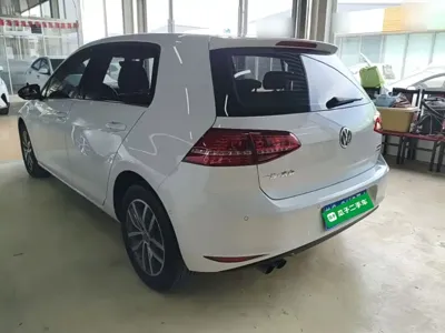 Volkswagen Golf 2018, 95300 км, за 7928.76 USD