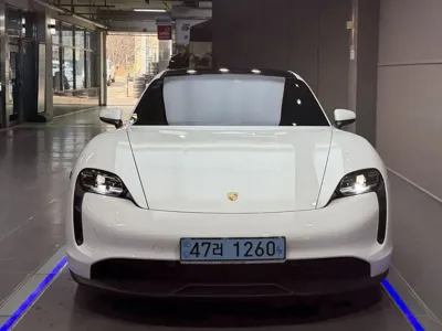 Porsche Taycan 2021, 42640 км, за 61446.97 USD