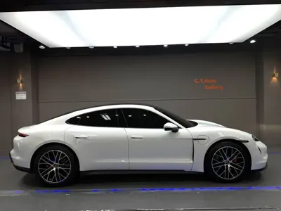 Porsche Taycan 2021, 42640 км, за 61446.97 USD