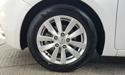 Kia K3 2013, 93161 км, за 3972.13 USD