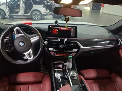 BMW 5 Series 2022, 62000 км, за 36491.35 USD