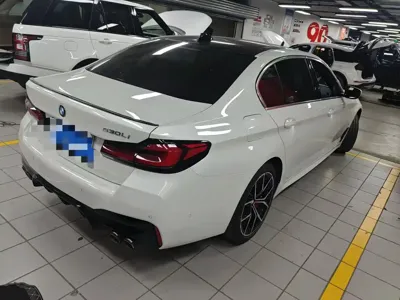 BMW 5 Series 2022, 62000 км, за 36491.35 USD