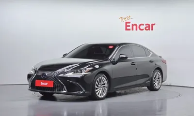 Lexus ES · 2021 год