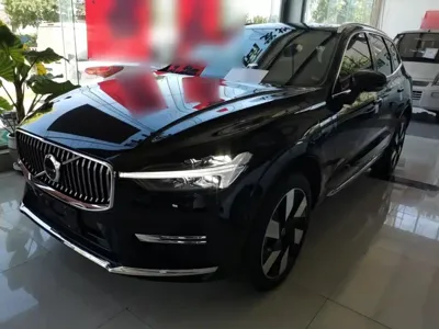 Volvo XC60 PHEV 2023, 48900 км, за 24793.79 USD