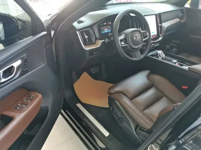 Volvo XC60 PHEV 2023, 48900 км, за 24793.79 USD - фото 12