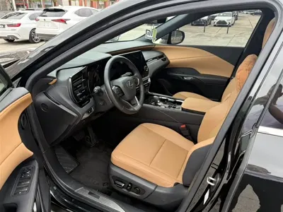 Lexus RX 2024, 35000 км, за 42607.95 USD