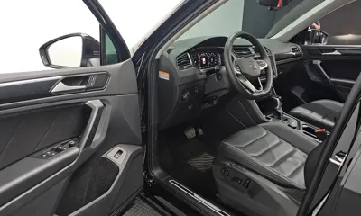 Volkswagen Tiguan 2022, 71362 км, за 29250.83 USD - фото 11