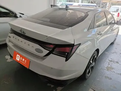 Hyundai Elantra 2022, 32300 км, за 12624.83 USD