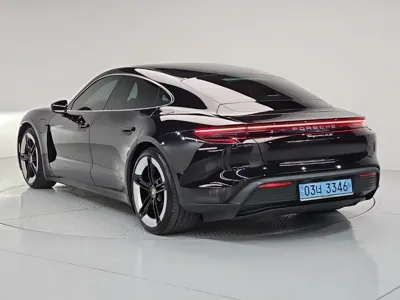 Porsche Taycan 2025, 30200 км, за 77489.06 USD