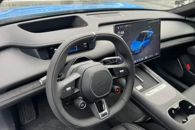 Xiaomi Auto SU7 2026, 100 км, за 42857 USD - фото 12