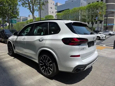 BMW X5 2025, 17000 км, за 49730.87 USD - фото 6