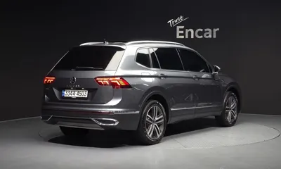 Volkswagen Tiguan 2023, 56236 км, за 17979.52 USD