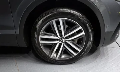 Volkswagen Tiguan 2023, 56236 км, за 17979.52 USD