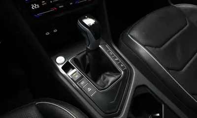 Volkswagen Tiguan 2023, 56236 км, за 17979.52 USD - фото 9