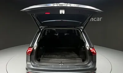 Volkswagen Tiguan 2023, 56236 км, за 17979.52 USD - фото 20