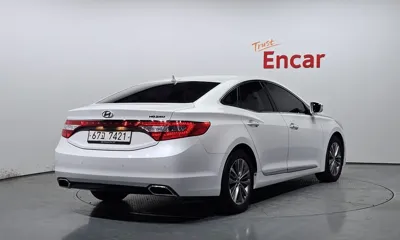 Hyundai Grandeur 2015, 146809 км, за 3744.09 USD