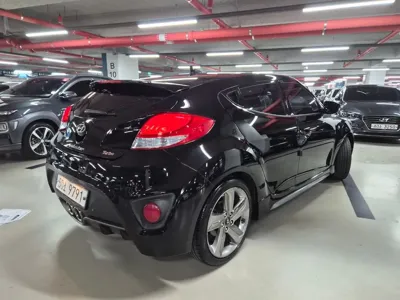 Hyundai Veloster 2015, 55560 км, за 4883.76 USD